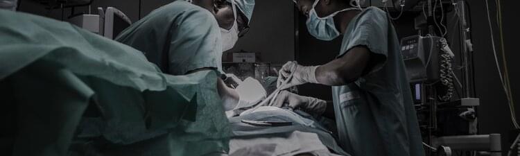 ¿Qué hace el Cirujano? Trabajo, formación y carrera en cirugía