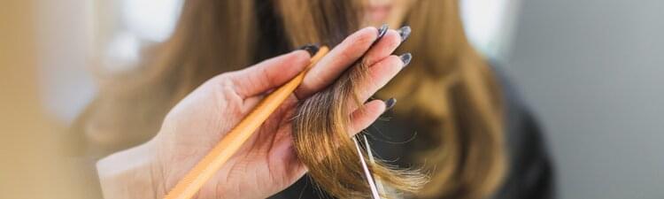 ¿Qué hace el peluquero? Tareas, formación, carrera como estilista